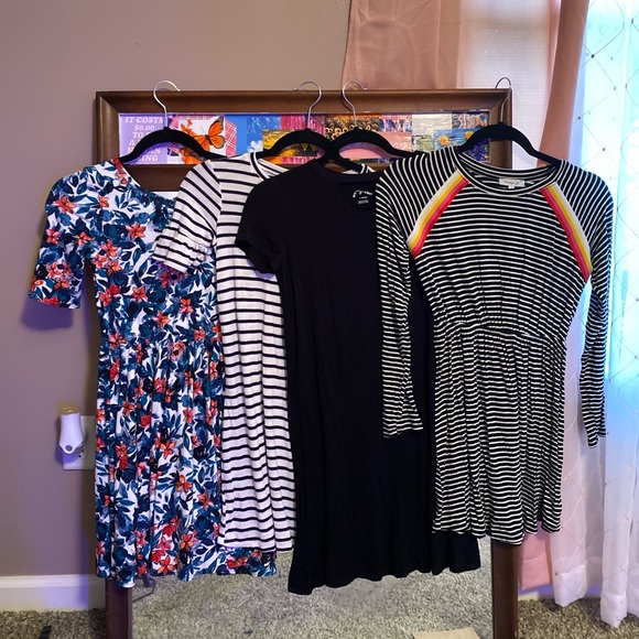 GIRLS DRESS BUNDLE 💫 - Picture 1 of 6